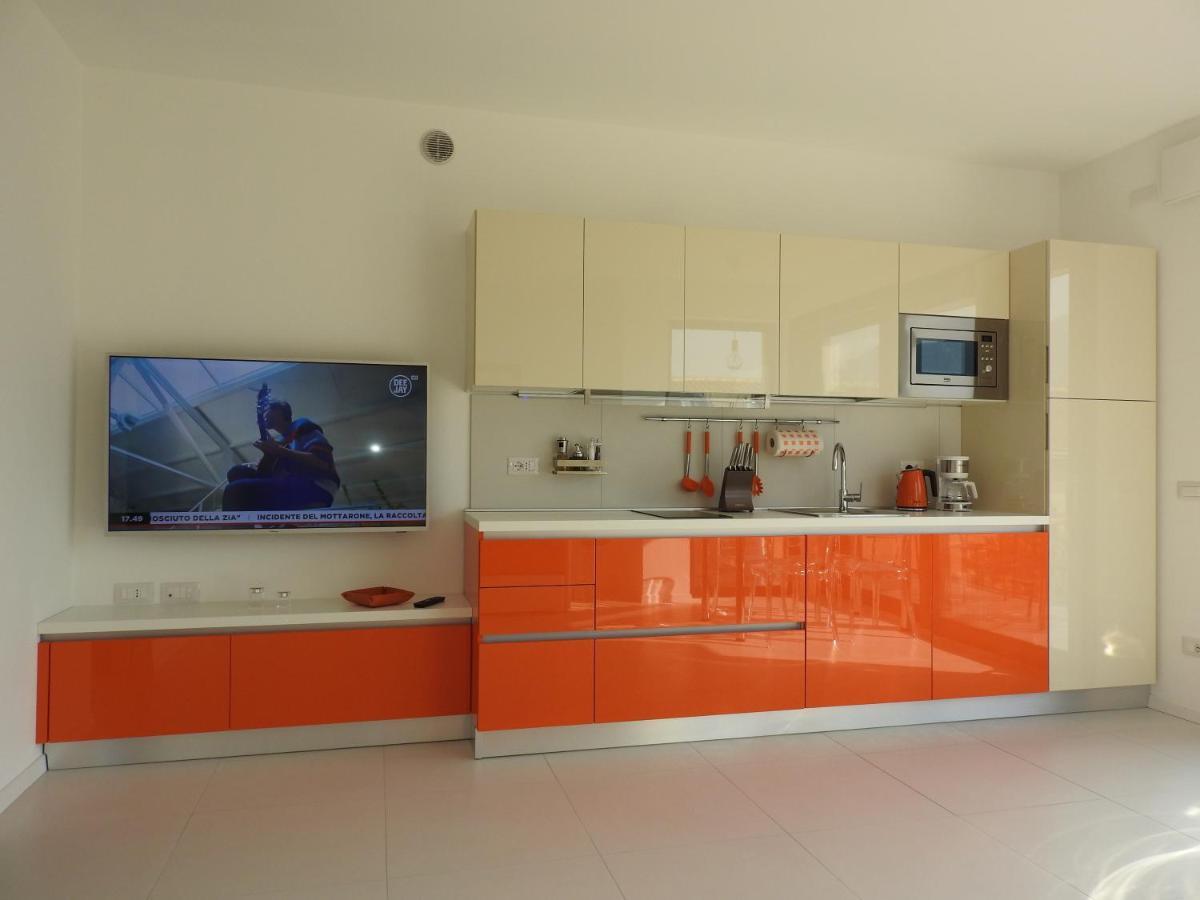 Blue Sky Garda - Sunset Apartment มัลเชซิเน ภายนอก รูปภาพ