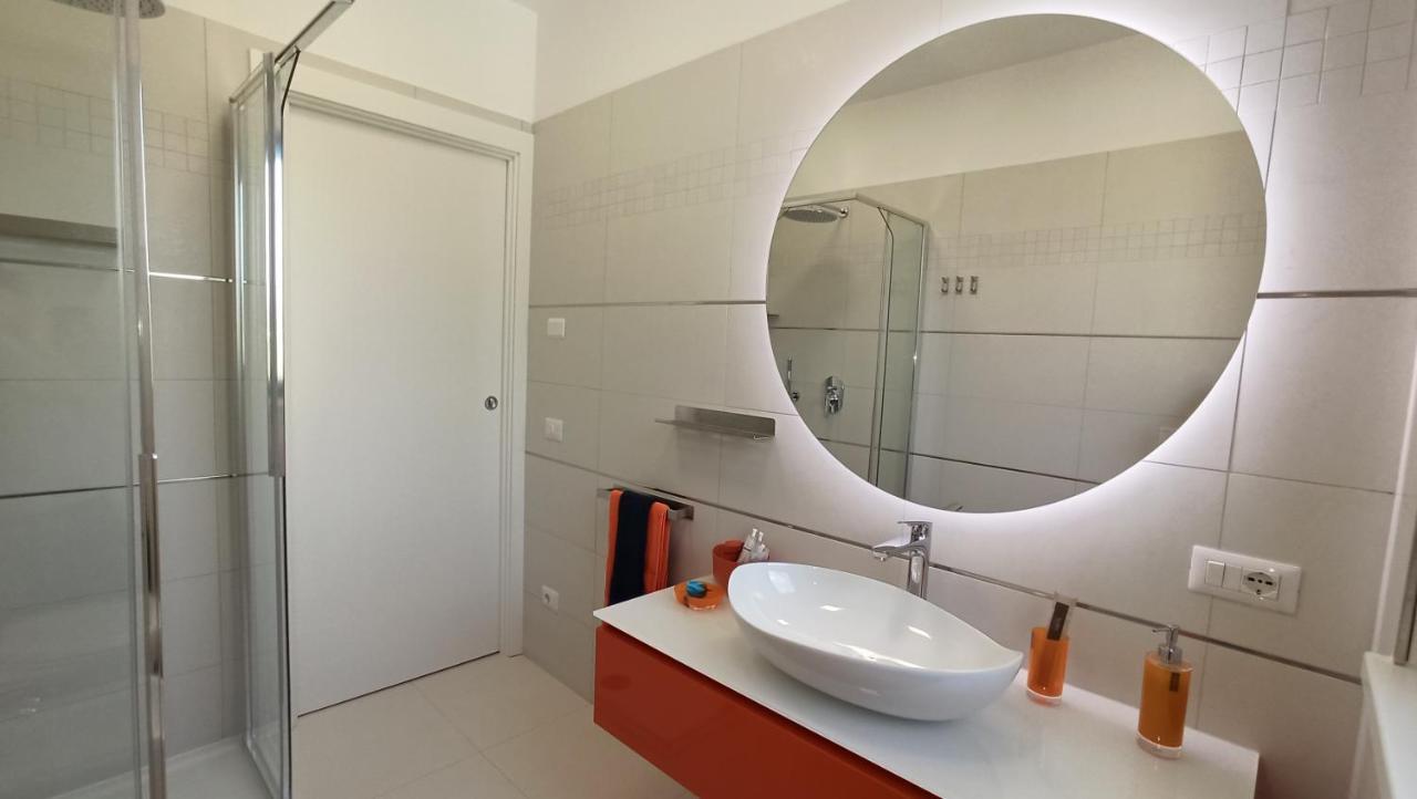 Blue Sky Garda - Sunset Apartment มัลเชซิเน ภายนอก รูปภาพ