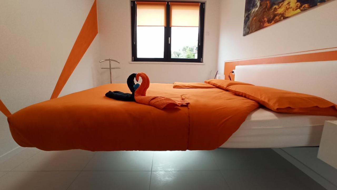 Blue Sky Garda - Sunset Apartment มัลเชซิเน ภายนอก รูปภาพ