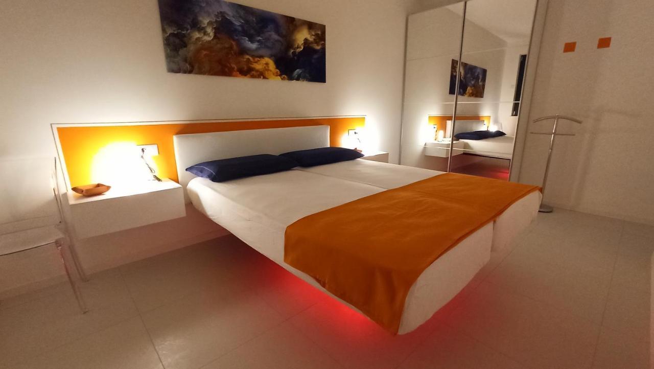 Blue Sky Garda - Sunset Apartment มัลเชซิเน ภายนอก รูปภาพ